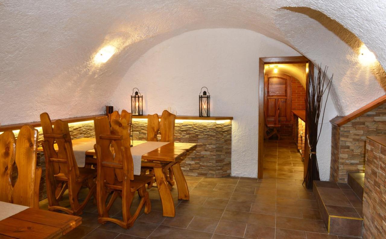 Hotel Restaurace A Penzion Pod Hradem à Zlín Extérieur photo